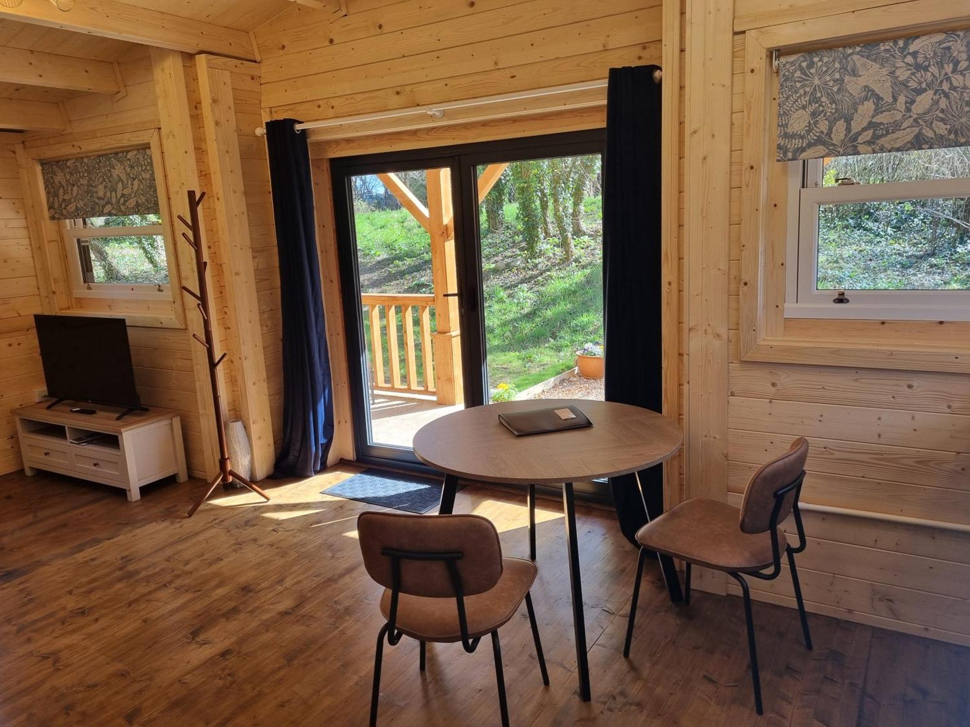 Glyndwr Vineyard Hotel คาวบริดจ์ ภายนอก รูปภาพ